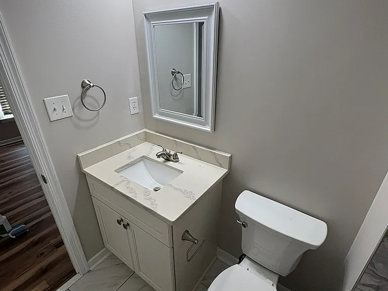 Primary Full Bath View #2