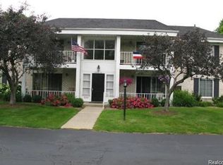 35914 Ann Arbor Trl, Livonia, MI 48150