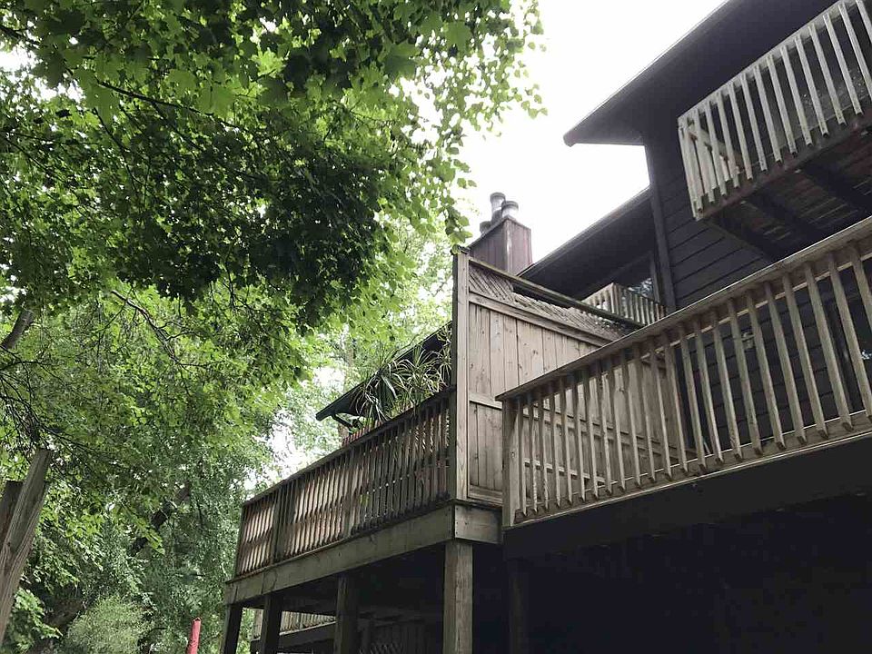 2nd image of 2358 E Winding Brook Cir
