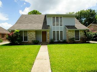 2922 S Blue Meadow Cir, Sugar Land, TX 77479