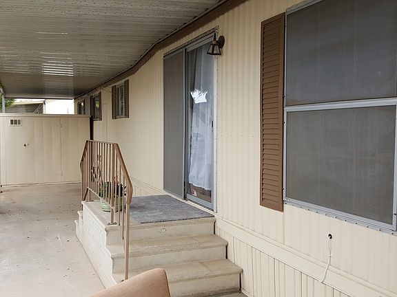 Entry to Side Patio/Shed