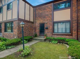 18W261 Standish Ln, Villa Park, IL