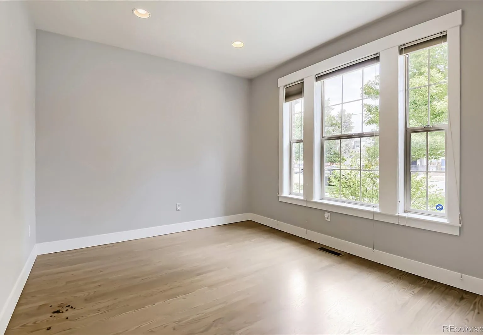 4 bed, 3.5 bath, 2908 sqft, $4,995 — Photo 2
