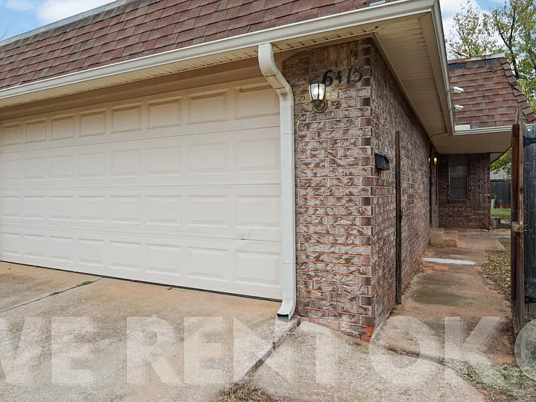 6415 N Peniel Ave — Photo 3