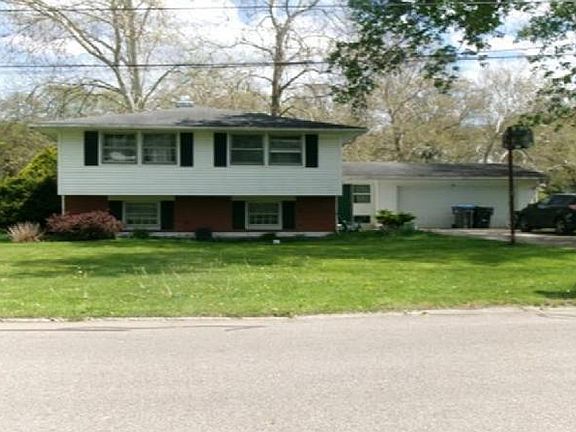 2nd image of 1600 Brookwood Dr