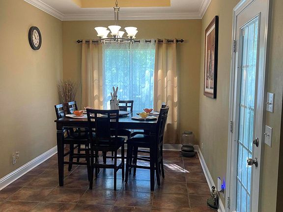 4th image of 215 Ridgeview Dr