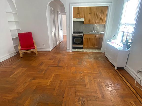 4th image of 83-44 Lefferts Blvd APT 4M