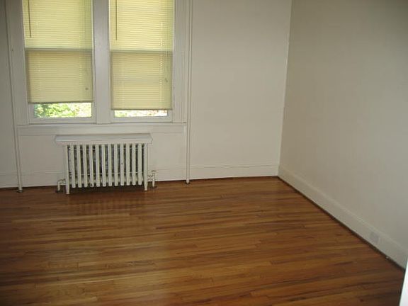5th image of 169 Homestead Ave #2