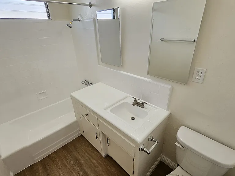 3945 Stevely Ave #19 — Photo 13