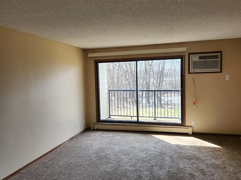 4 Pine Tree Dr #127 — Photo 6