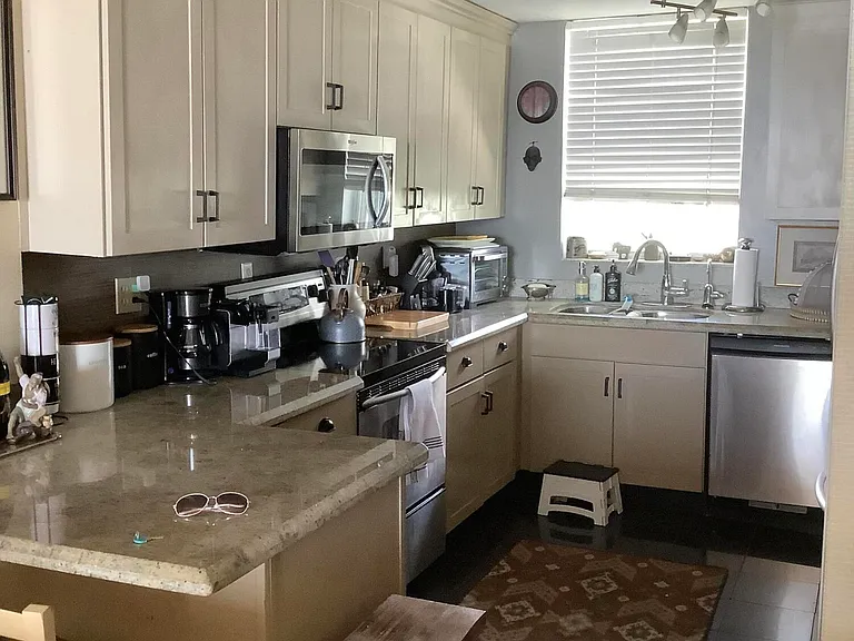 917 N Flagler Dr #311 — Photo 6