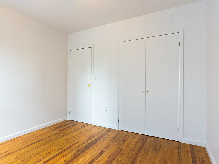 32 Varet St #2L — Photo 4