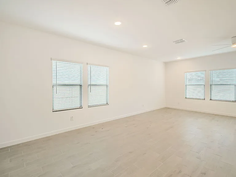 7548 W Park — Photo 12