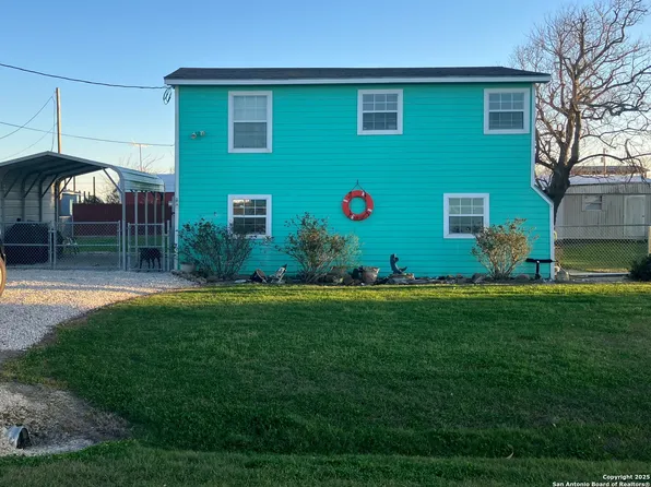 141 PEGGY, Palacios, TX 77465