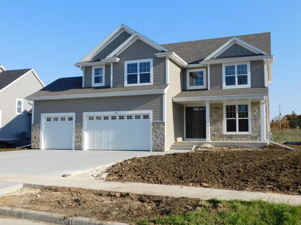 932 Kohlwey DRIVE, Grafton, WI 53024
