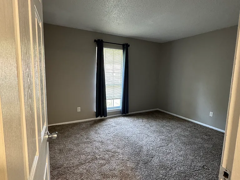 511 Monroe St #3 — Photo 9