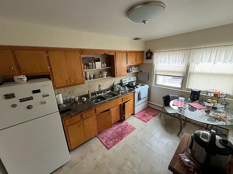 425 Laurel Ave #3 — Photo 6