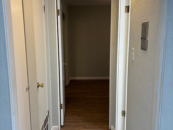 3rd image of 610 23rd St APT 3