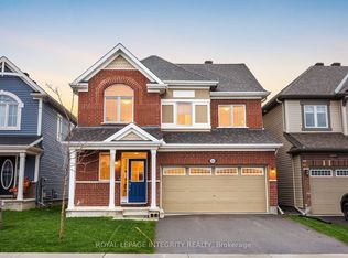 122 Cranesbill Rd, Ottawa, ON K2V0J5