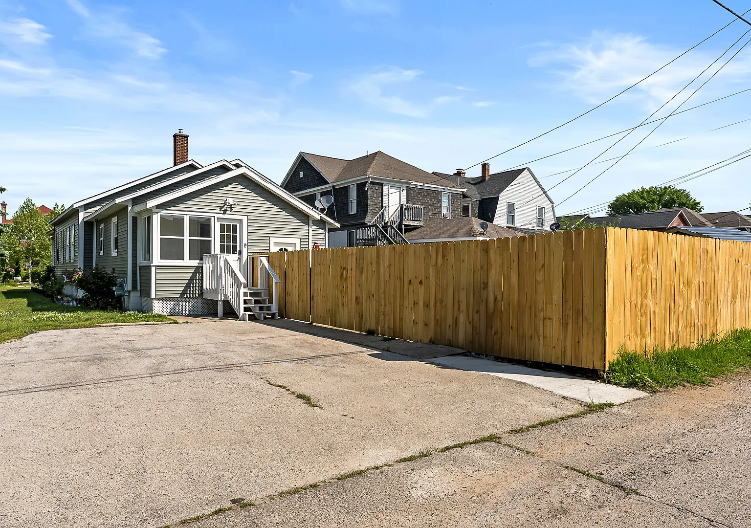 3 bed, 1351 sqft, $1,600 — Photo 3