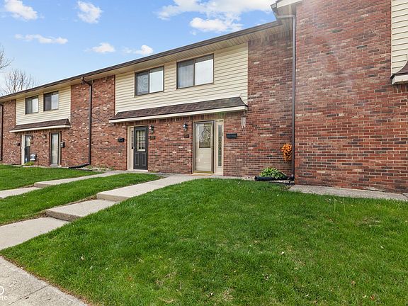 2nd image of 968 Greenwood Trl W