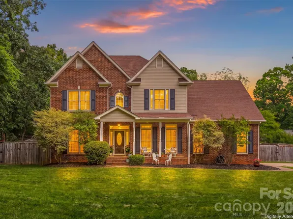 1305 Mill Race Ln, Matthews, NC 28104
