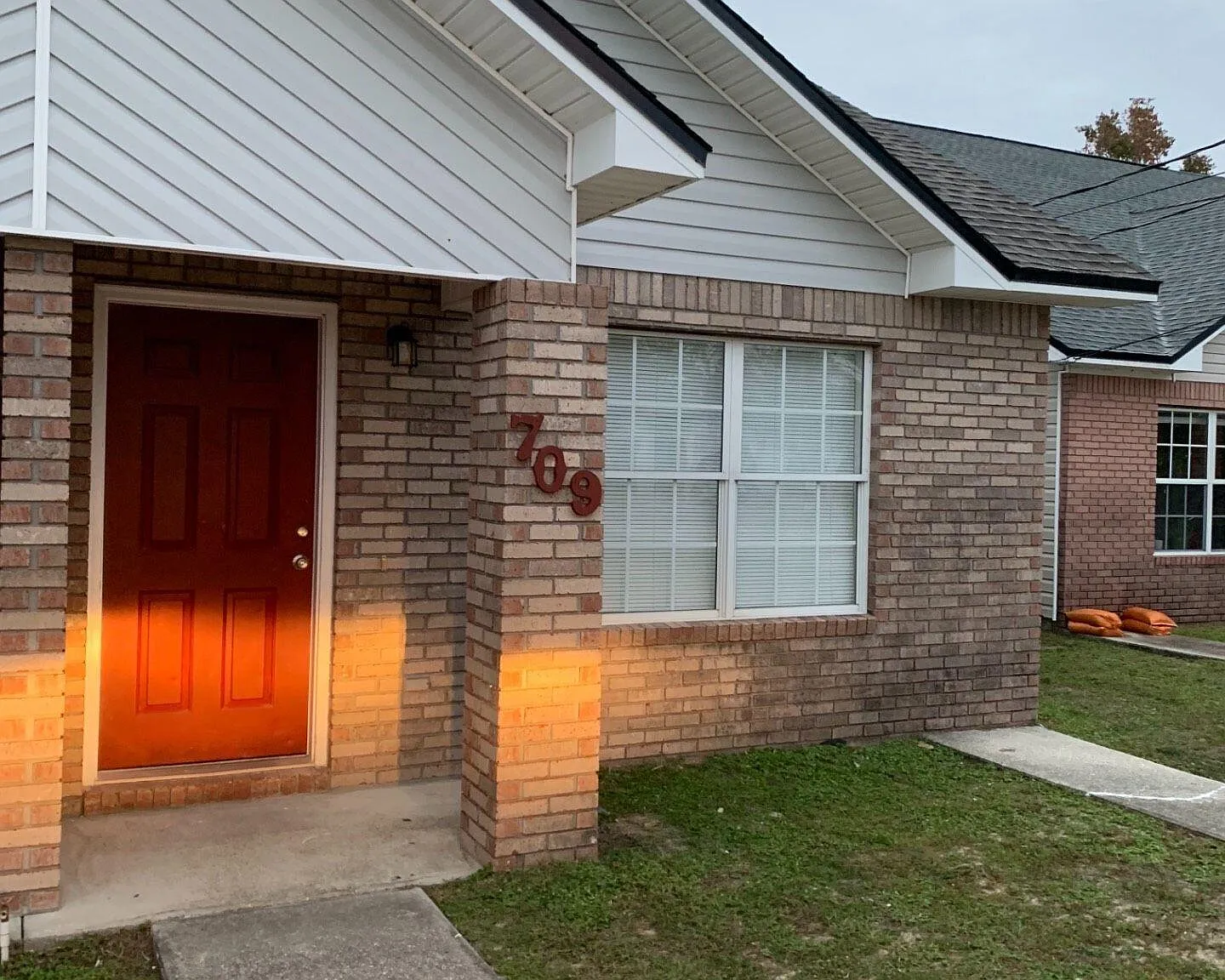 2 bed, 1130 sqft, $1,300 — Photo 1