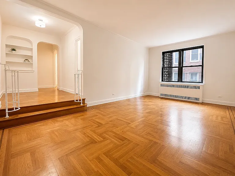 729 W 186th St #2D — Photo 2