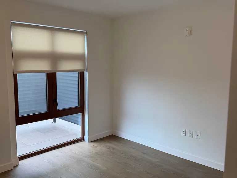 224 Gramatan Ave #8E — Photo 6