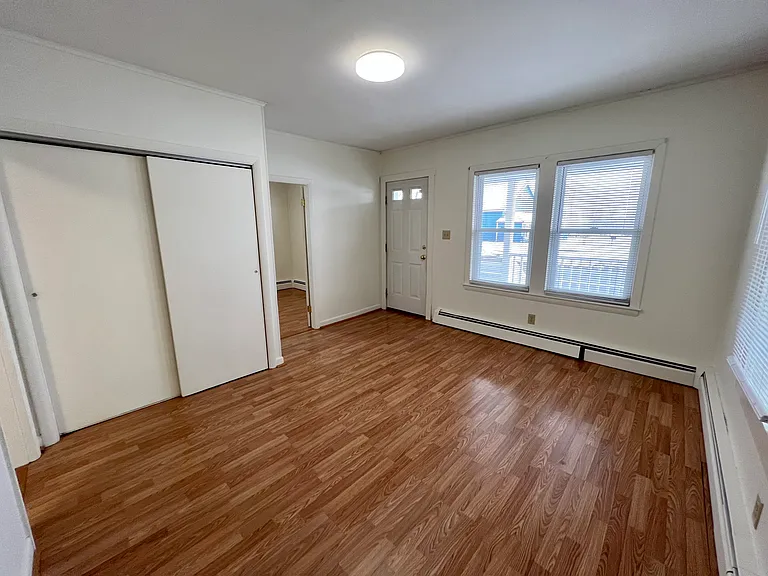 28 Railroad Ave — Photo 2