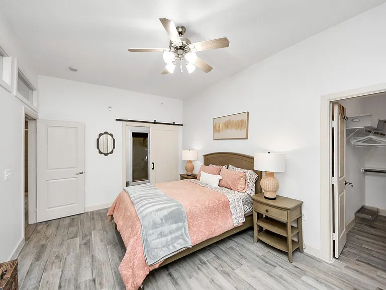 1900 Genesee St #204 — Photo 19