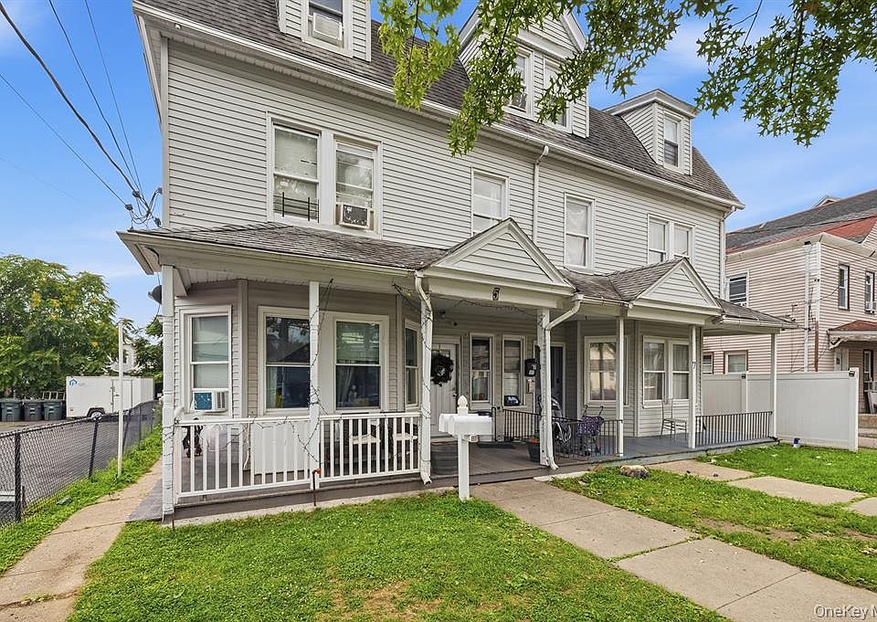 1st image of 5 Bush Ave #2