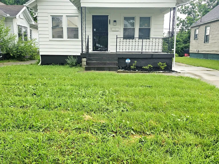 416 Geneva Rd — Photo 21