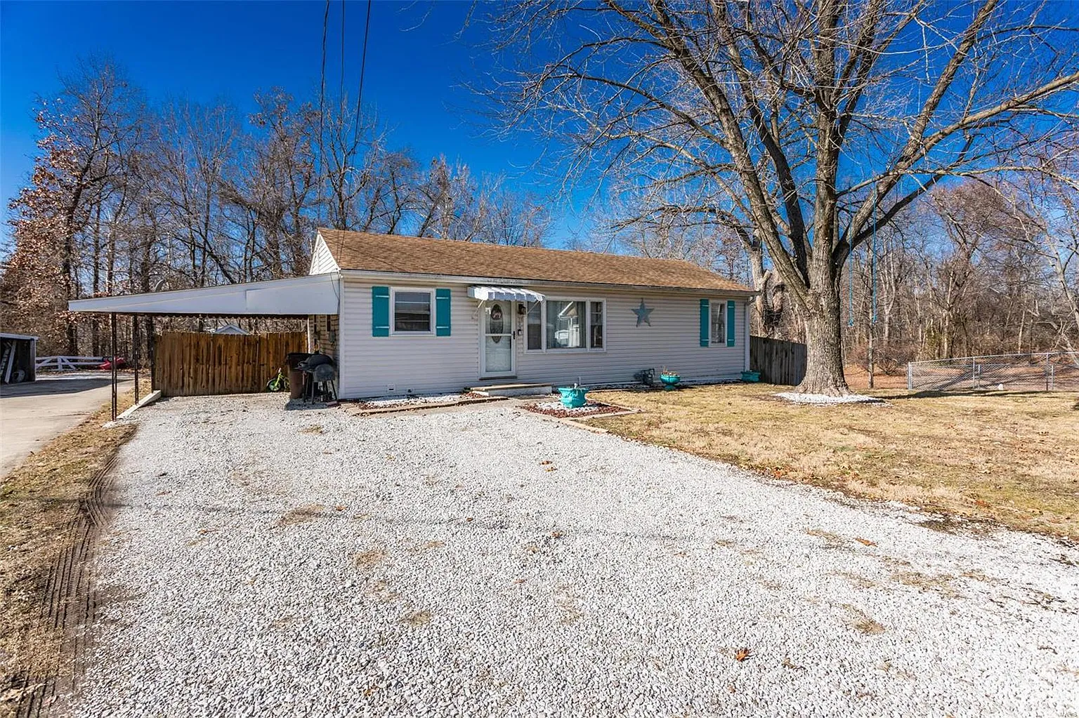 703 Ridge Ln photo 1