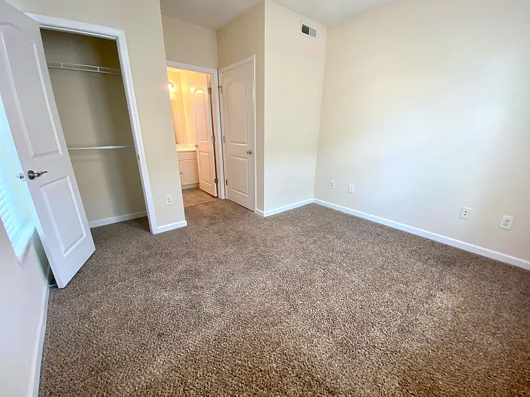 11 Maverick Dr — Photo 136