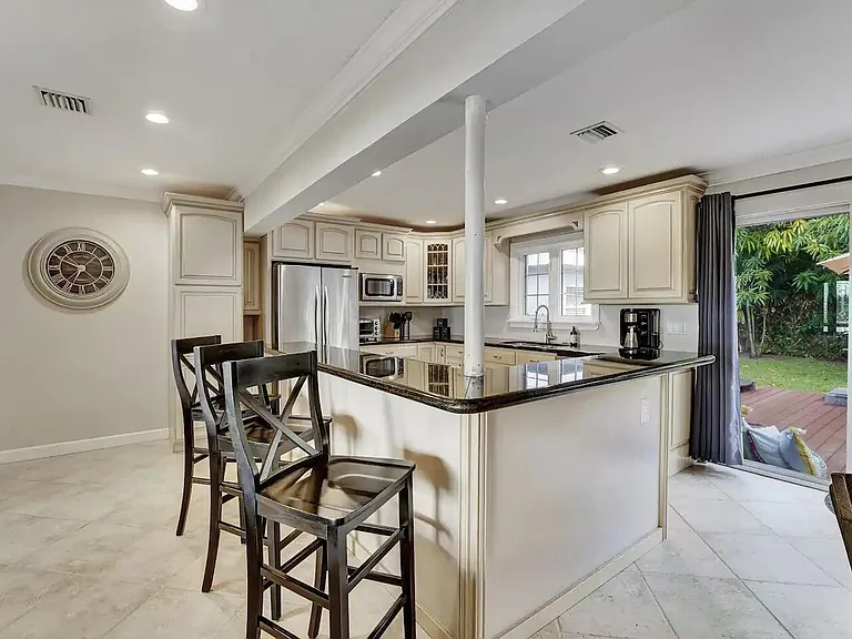 5574 Lake Osborne Dr — Photo 9