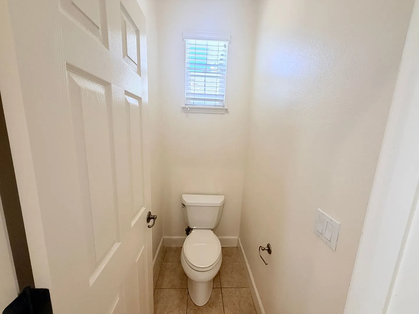 Spacious 4-Bedroom Home in Desirable Southgate Petaluma — Photo 4