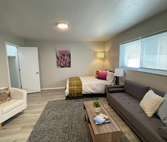 106 E 13th Ave #R — Photo 9