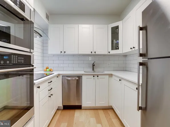 520 N St SW APT S318, Washington, DC 20024