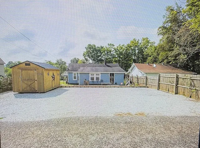 2327 Cedar Ln — Photo 13