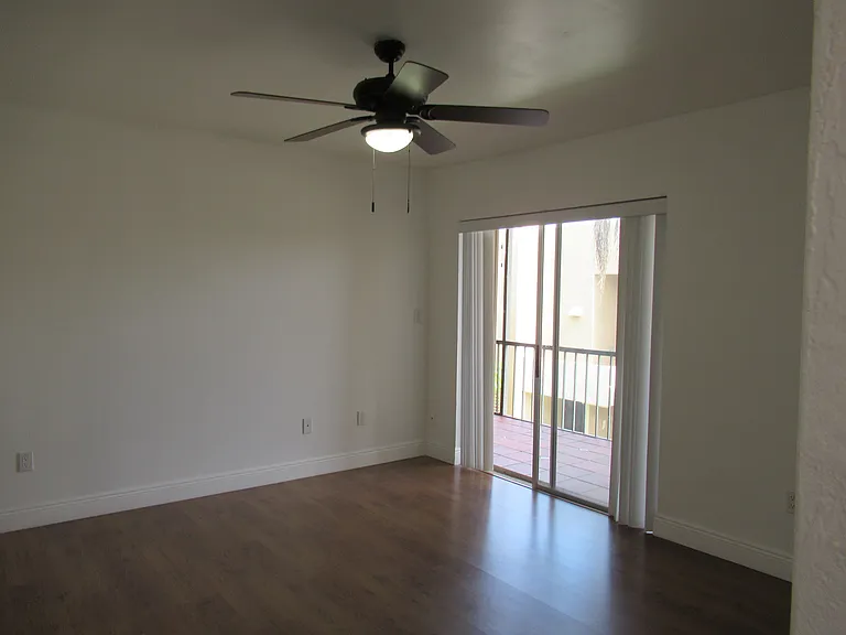 8401 SW 107th Ave #371E — Photo 36