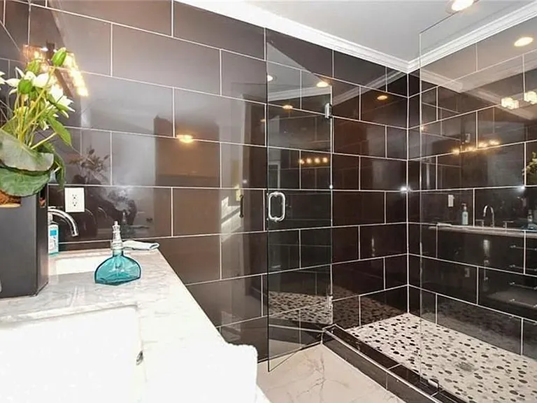 2783 Meadowview Dr — Photo 14