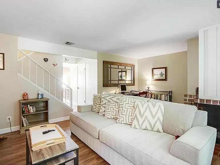 124 Touchstone Pl — Photo 12