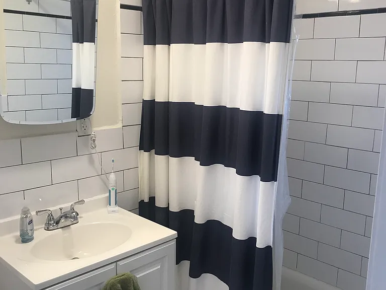 96 Graham Ave #1B — Photo 5