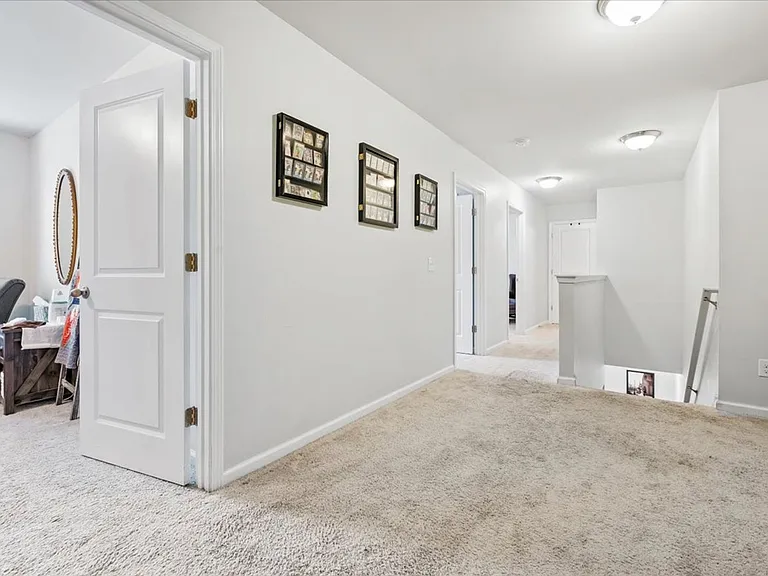 4 Gardenia Dr — Photo 16