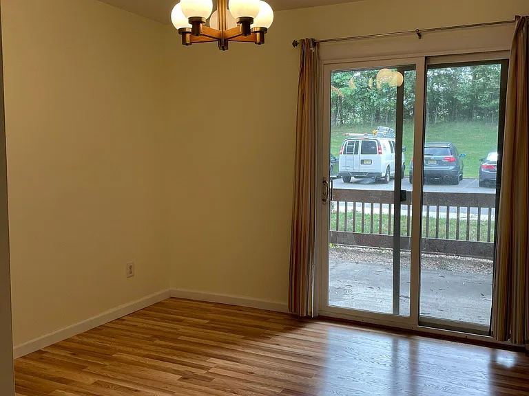2115 Sayre Dr — Photo 15