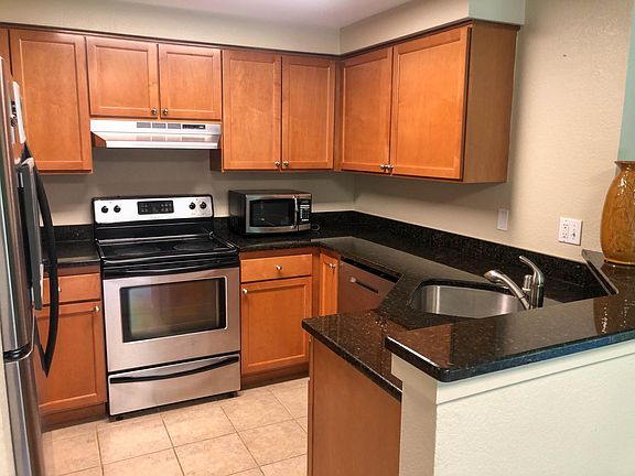 3rd image of 10012 NE 120th Ln APT D102