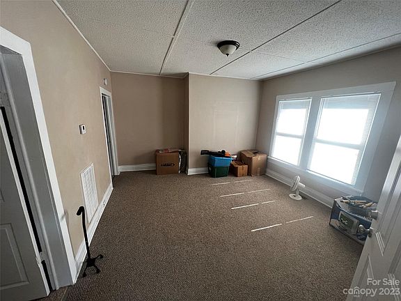 3rd image of 1617 Gum St