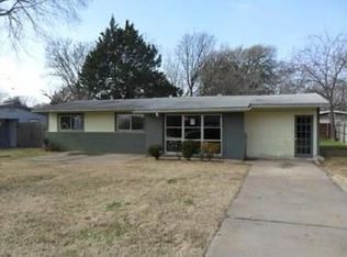 1717 Del Rancho Dr, Irving, TX 75061