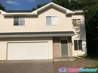8835 Walnut Pl, Rockford, MN 55373